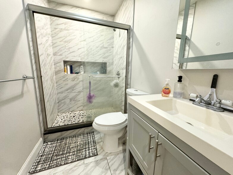 Building Photo - 44 Crescent Ave