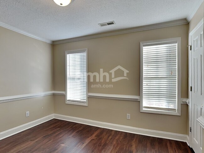 Building Photo - 6217 Highland Brook Dr