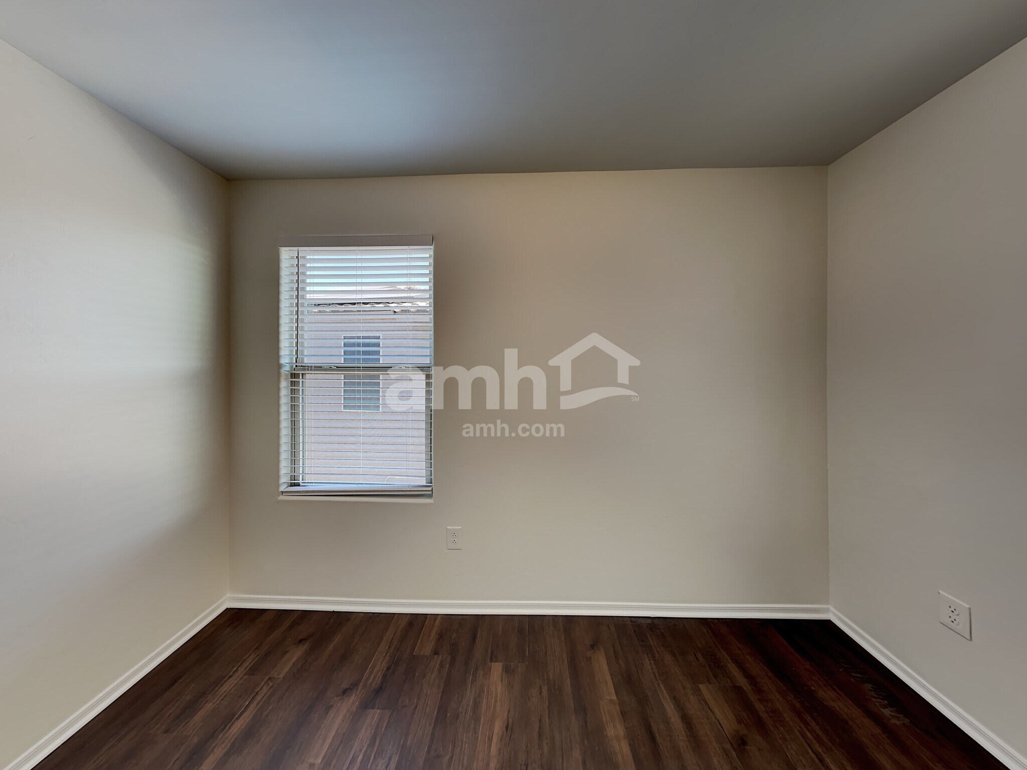 Building Photo - 699 N Nestled Hummingbird Ln E