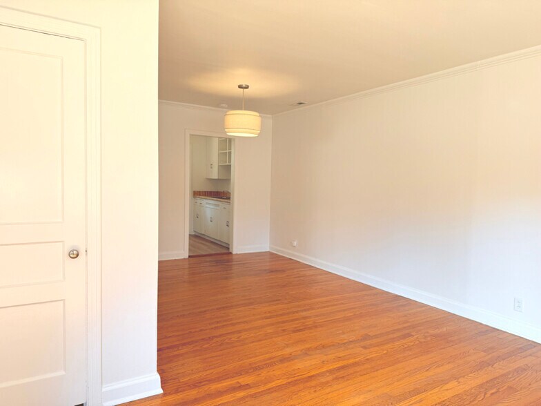 Building Photo - 5532 Knob Rd