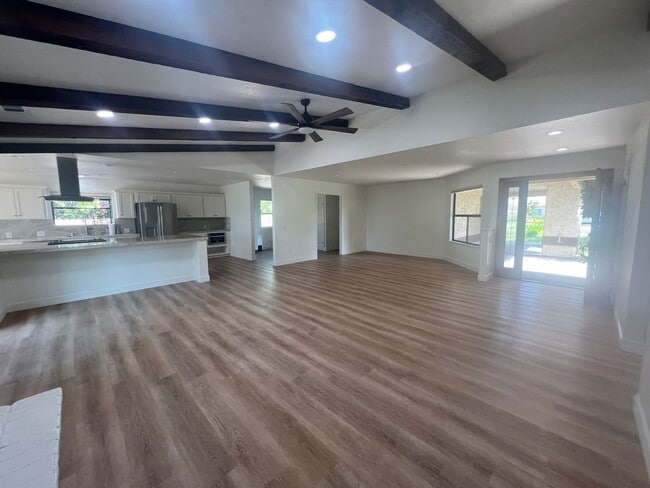 Building Photo - Beautiful Updated West Redding Home!