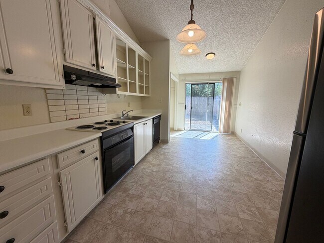 Building Photo - 2813 Pepper Oaks Dr