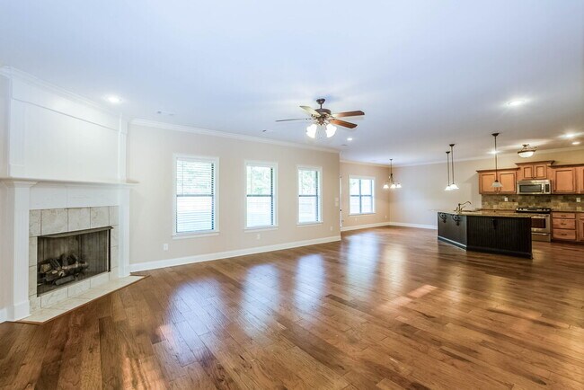 Building Photo - 65 Ridgefield Dr