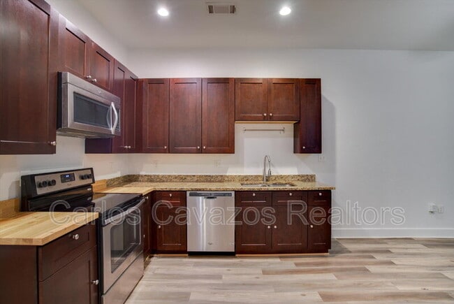 Building Photo - 5513 Victor St