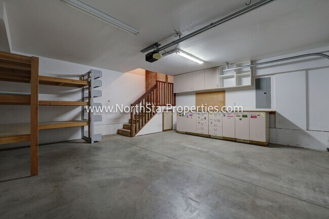 Building Photo - Wonderful Bend Property Close to Mountain ...