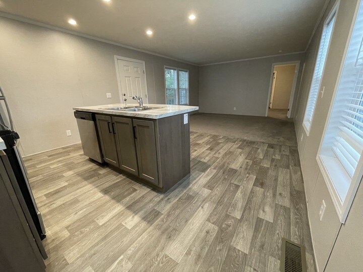 Building Photo - 38053 Orleans St