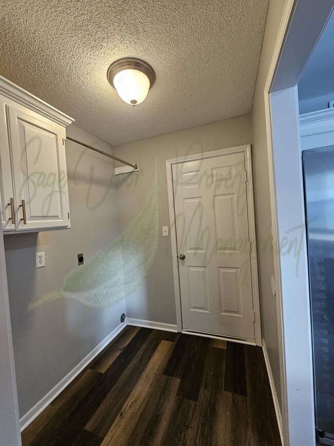 Building Photo - BEAUTIFUL HOME!!!