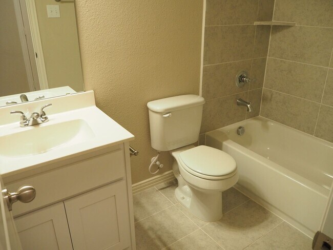 Building Photo - 3117 Solana Cir