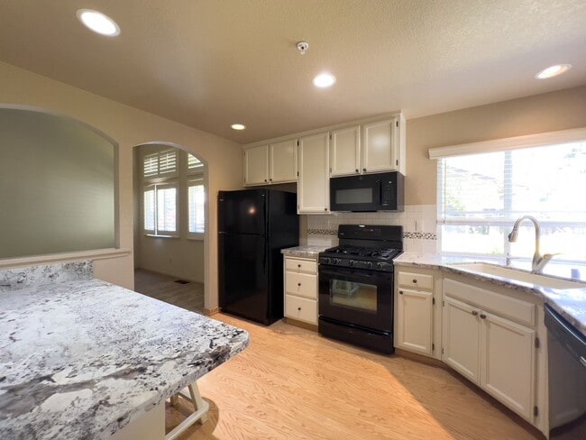Building Photo - Beautiful Single Level Three Bedroom North...