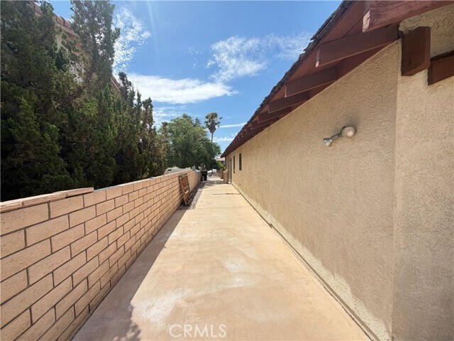 Building Photo - 17950 Fremontia Ln