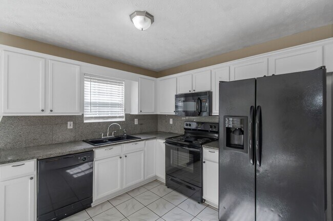 Building Photo - 97 Livingston Ln
