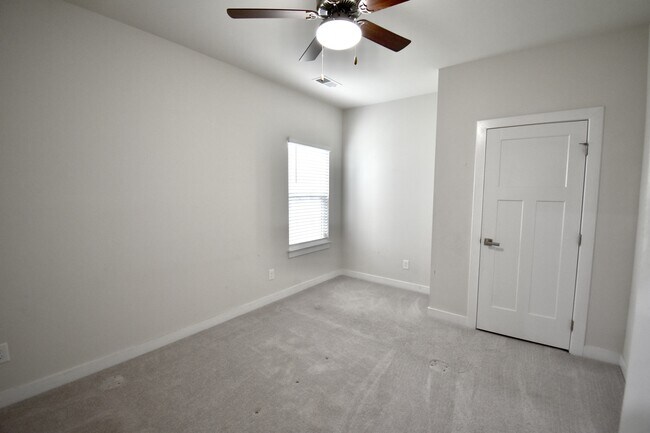 Building Photo - 7111 Waterwheel St SW