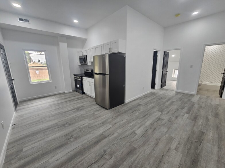 Building Photo - 5161 Wakefield St