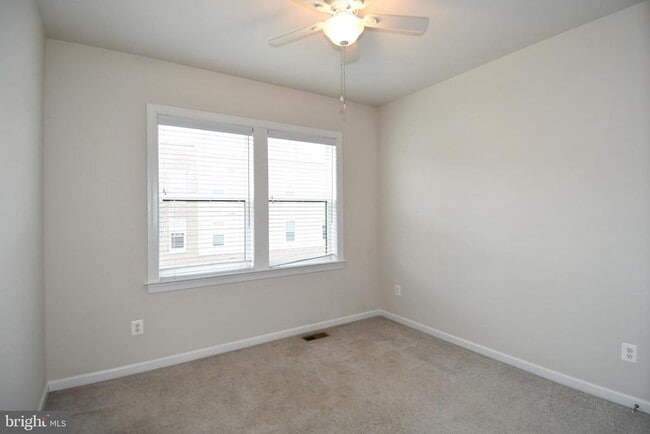Building Photo - 20739 Heron Landing Dr