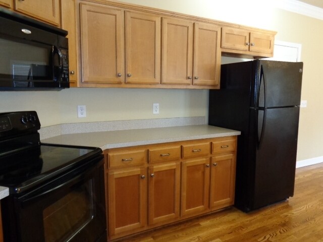 Building Photo - 5000 Idaho Dr