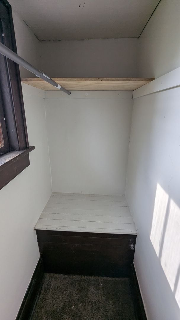 Building Photo - LEASING SPECIAL! Charming 3-Bedroom, 1-Bathroom Home in the Heart of Akron