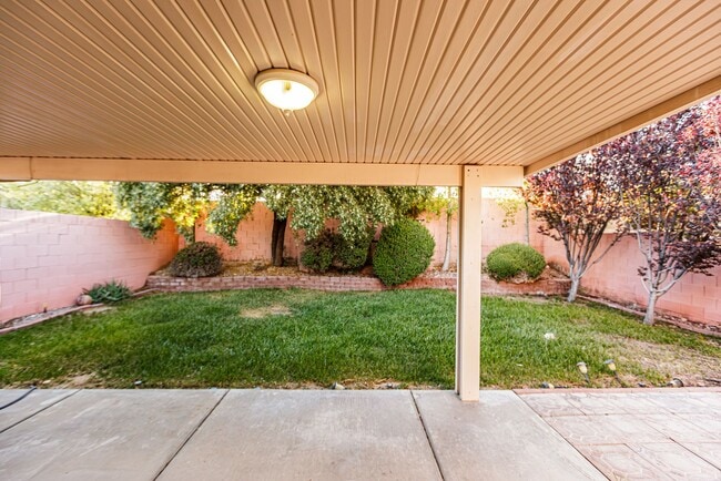 Building Photo - 1 Story home located in Southern Highlands.