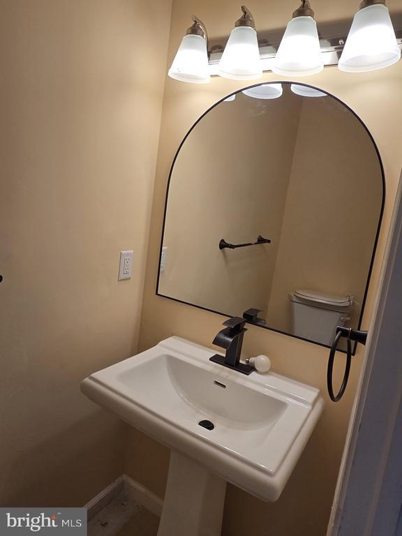 Building Photo - 6803 Ammendale Way