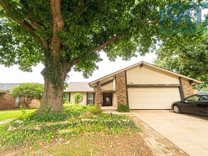 Building Photo - 4405 Manchester Ct