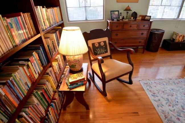 Master bedroom - 5394 Village Grn