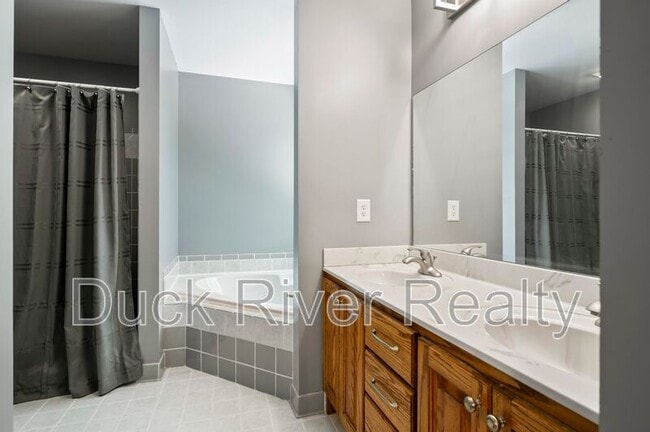 Building Photo - 1963 TN-166