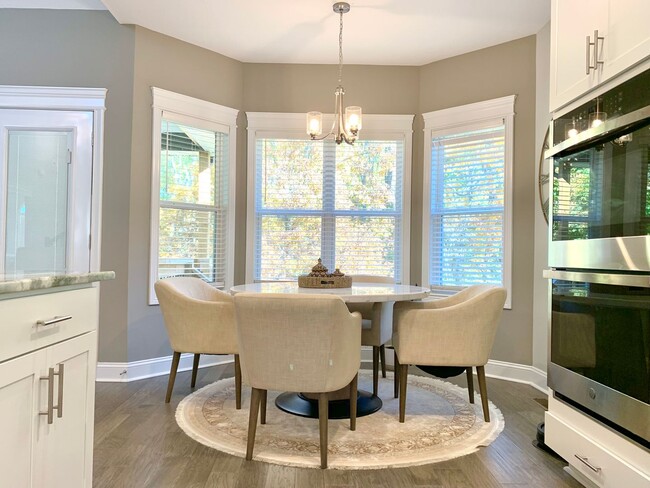 Building Photo - 260 Bluebriar Trace