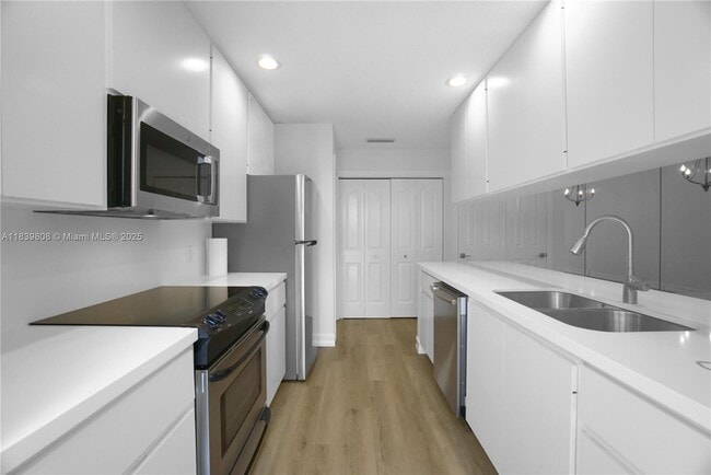 Building Photo - 9189 Sun Terrace Cir