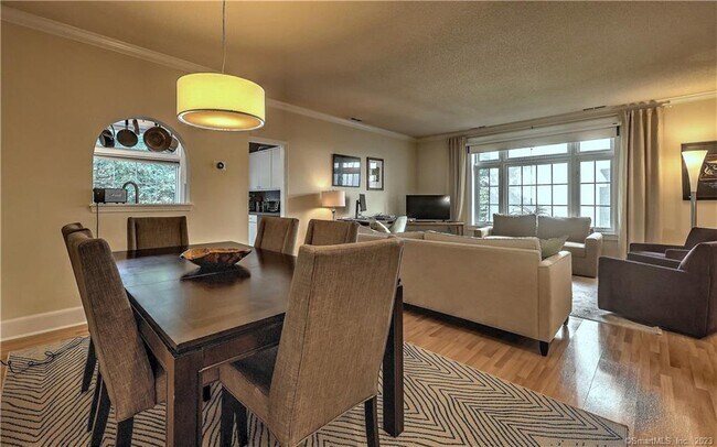 Building Photo - 500 Prospect St