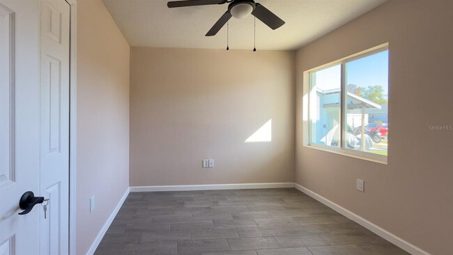 Building Photo - 11154 Pendleton Ave