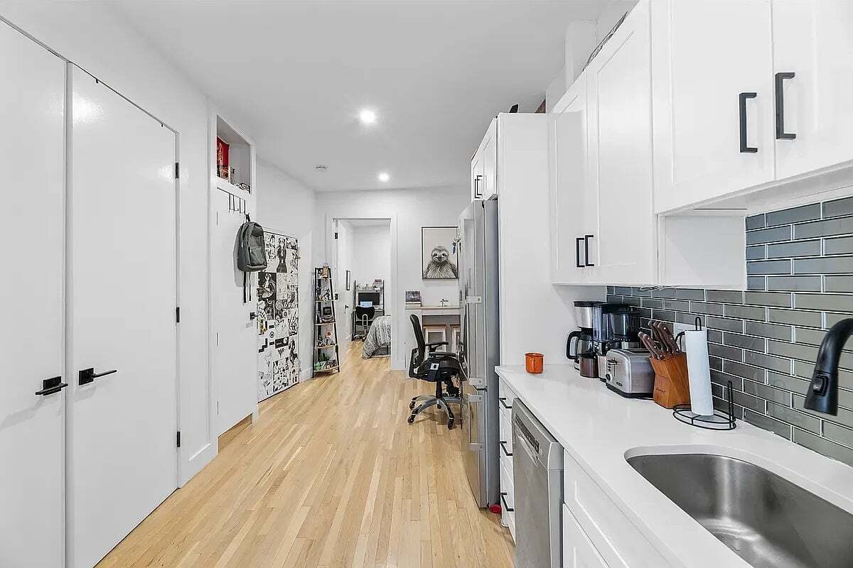 Building Photo - 425 Amsterdam Ave