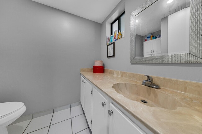 Building Photo - 5160 Las Verdes Cir