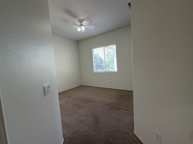 Building Photo - "Spacious  4-Bedroom Oasis in Riverside with 2 Full Baths and 2,470 Sq Ft of Comfort!" NO PETS AL...