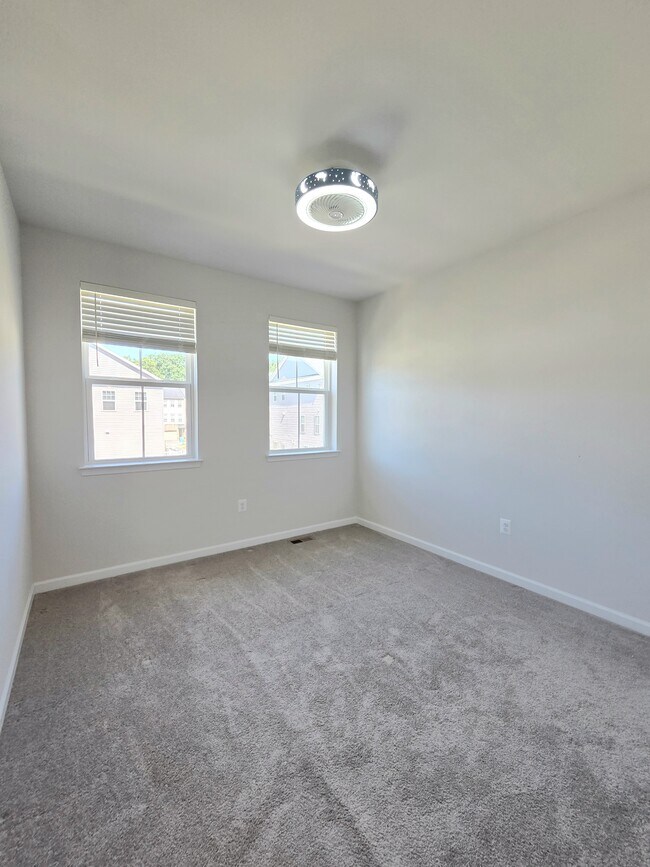 Building Photo - 13146 Dowdens Sta Wy