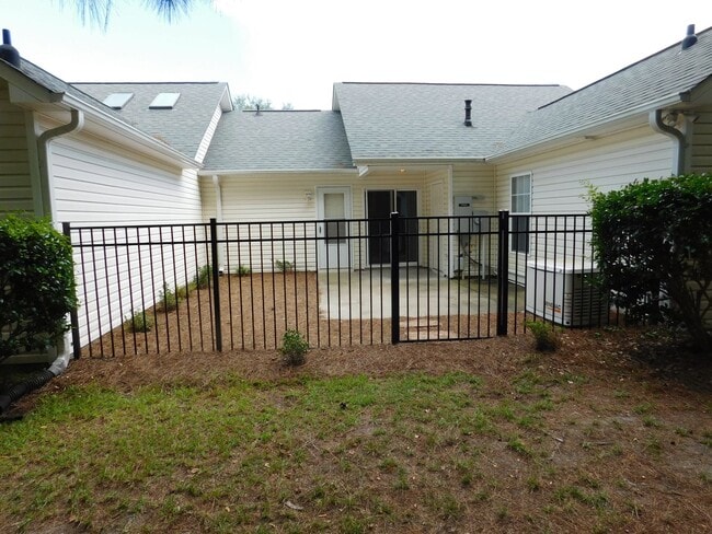 Building Photo - 225 Tobiano Dr