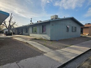 Building Photo - 4p1933