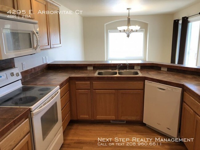 Building Photo - 4 Bed plus Office in Columbia Village