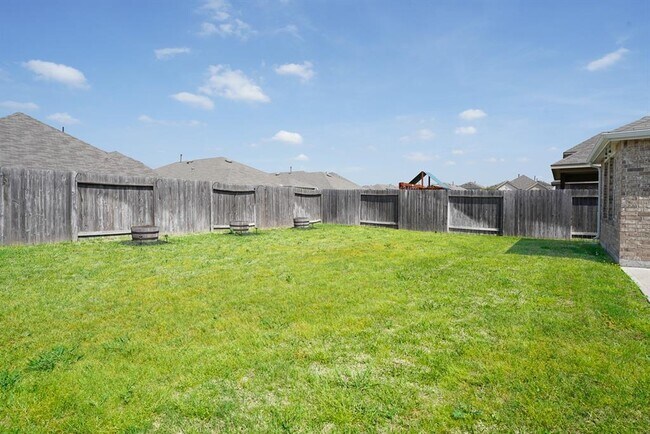 Building Photo - 16114 Sommerall Creek Ln