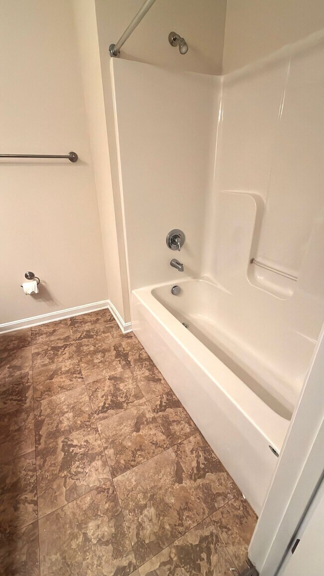 Building Photo - Brook Bend Way