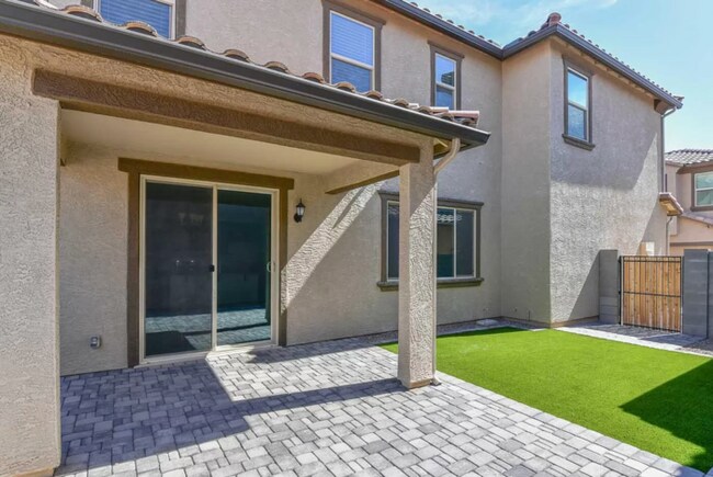 Building Photo - Spacious 2-Story, 3 Bedroom/2.5 Bath Home with 2 Car Garage! Community Pool and Playground!