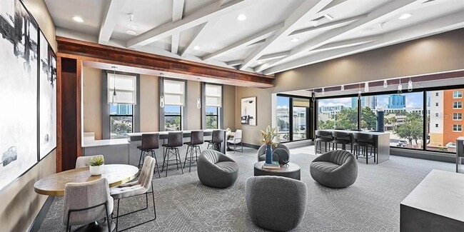 Building Photo - 776 N Orange Ave