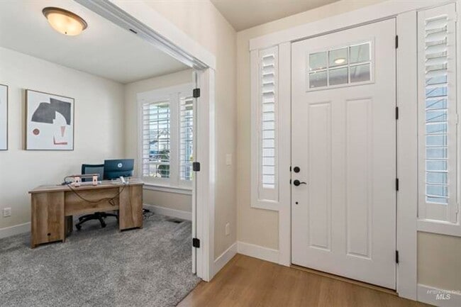 Building Photo - 4 Bedroom Home - Meridian