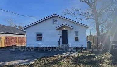 Building Photo - 2425 Ernest St