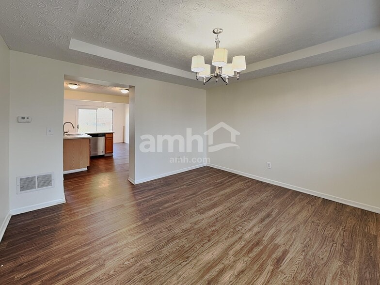 Building Photo - 821 Monarda Pl