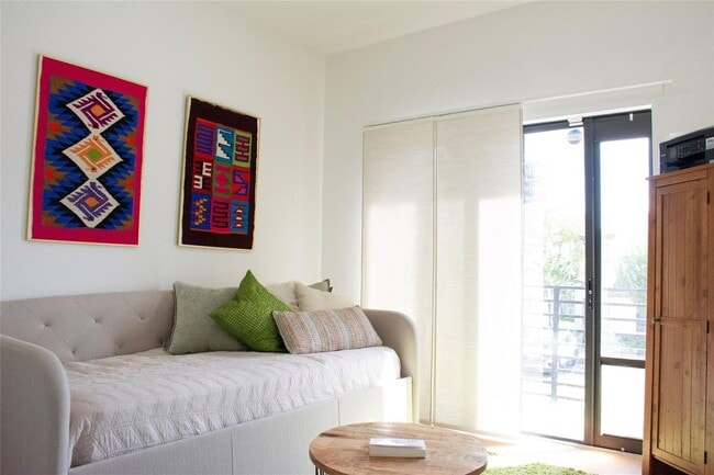 Building Photo - 315 NE 208th Terrace