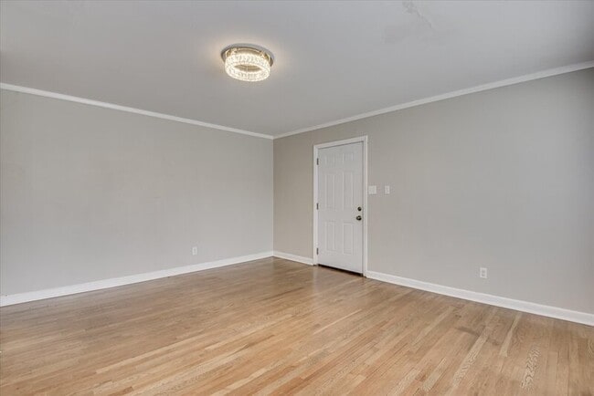 Building Photo - 2406 Sparks Rd