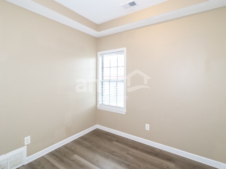 Building Photo - 30 Mossy Springs Cv