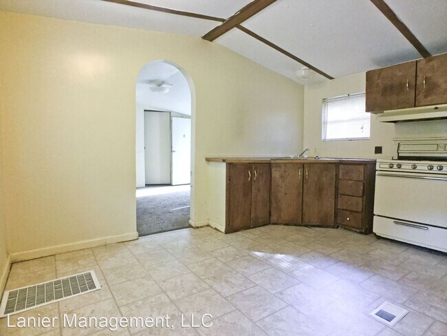 Building Photo - 2 br, 1 bath House - 1717 Grove Point Road...