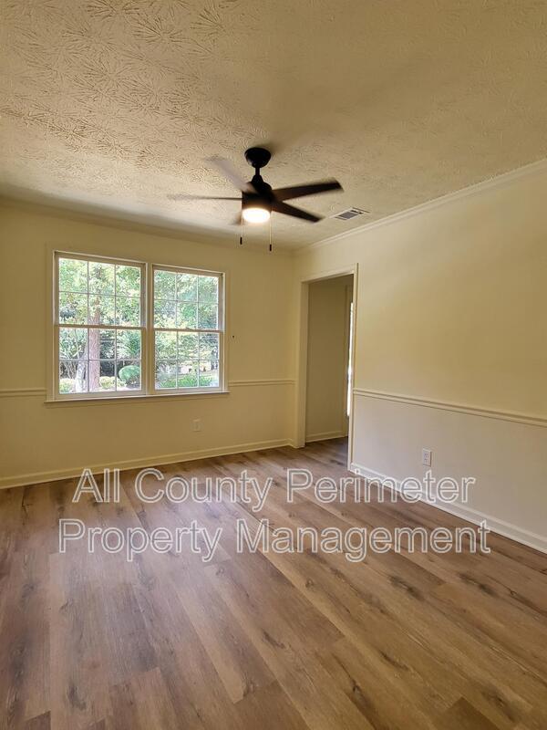 Building Photo - 1920 Shoreline Trace SW