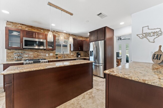 Building Photo - 5511 Queensloch Dr