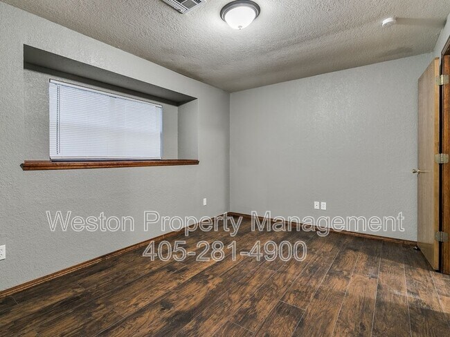 Building Photo - 1304 Regency Blvd